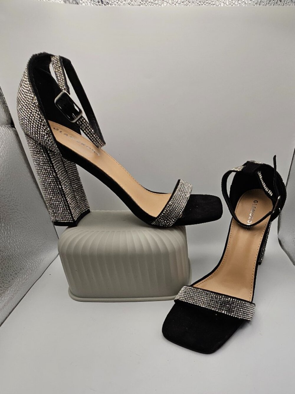 Glamour Black Suede Rhinestone Block Heel Sandals – Women’s Size 6